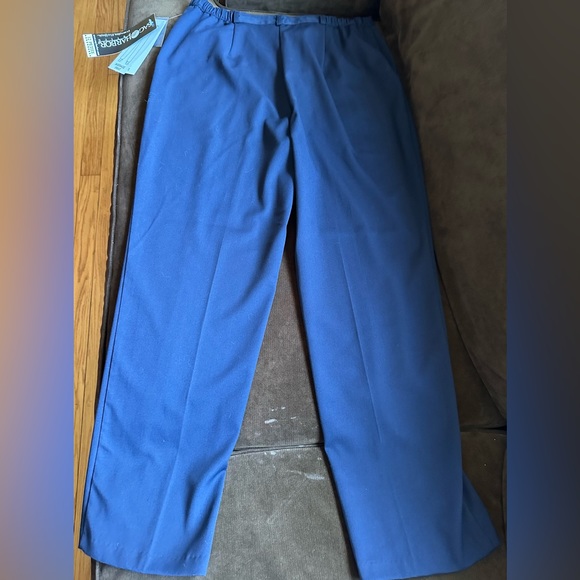 Sag Harbor NWTS Navy Blue Machine Washable Comfort Stretch Sz 12P Pleat… - Picture 2 of 15